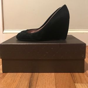 Gucci Wedge - MAKE AN OFFER 🎉